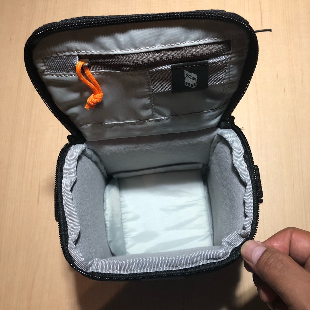 Lowepro camera case - Picture 3 of 6